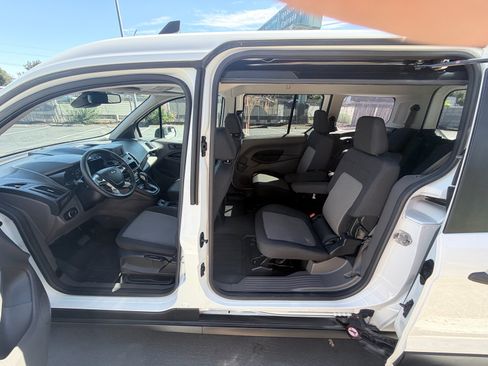 Used 2022 Ford Transit Connect XL FWD image 18