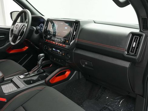 Used 2025 Nissan Frontier PRO-4X AWD/4WD image 24
