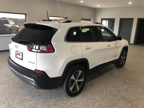 Used 2019 Jeep Cherokee Limited image 3
