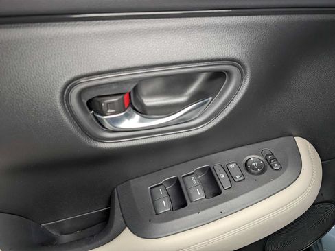 Certified 2023 Honda HR-V LX image 36