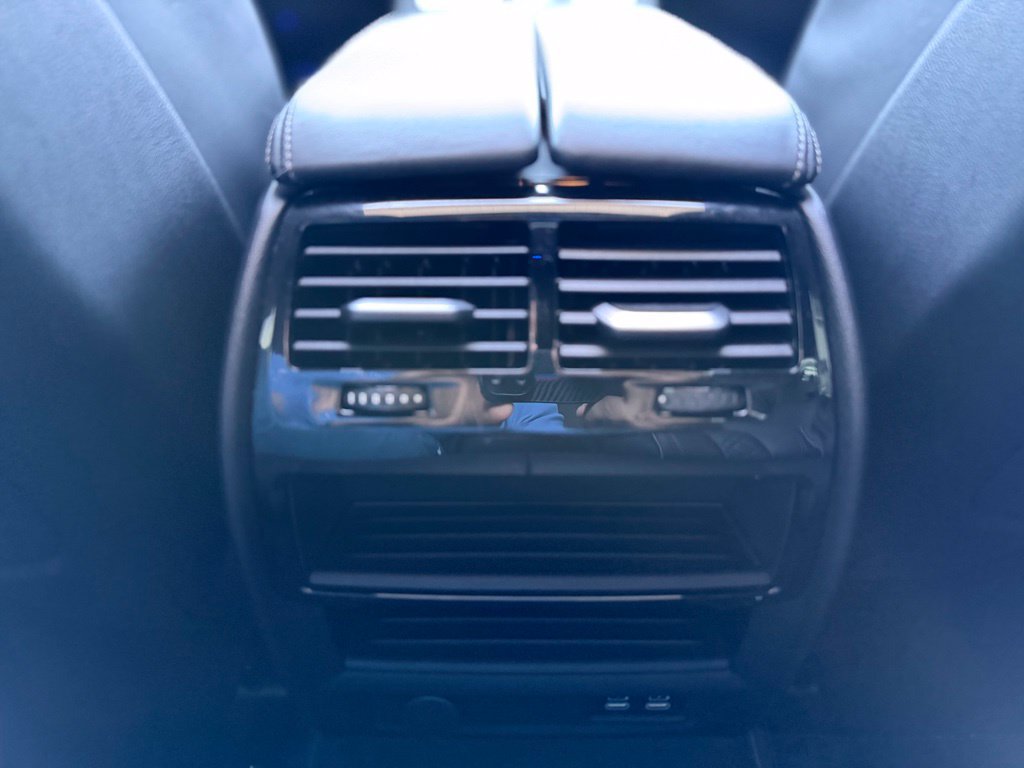 Used 2022 BMW M550i xDrive AWD/4WD image 15