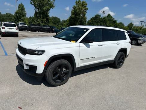 Used 2023 Jeep Grand Cherokee L Laredo AWD/4WD image 14