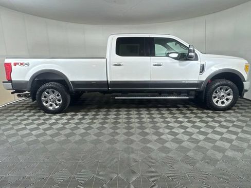Used 2017 Ford F250 Lariat w/ Chrome Package AWD/4WD image 2
