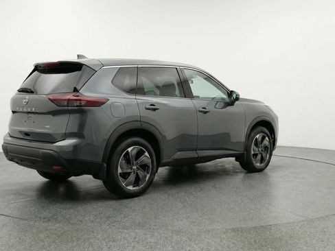 Used 2025 Nissan Rogue SV FWD image 9