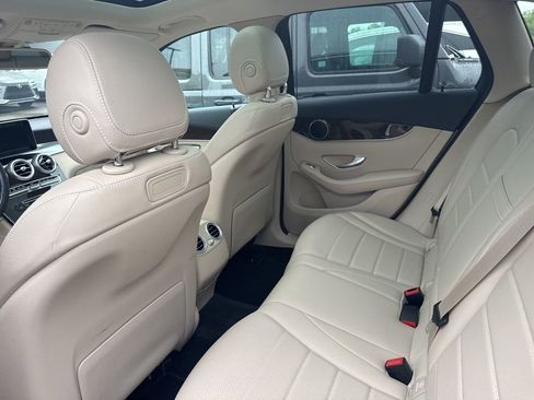 Used 2019 Mercedes-Benz GLC 300 4MATIC image 12
