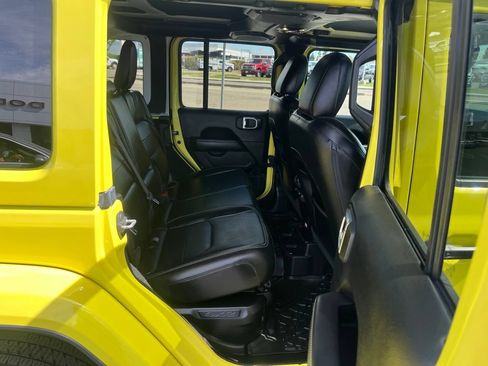 Used 2023 Jeep Wrangler Unlimited Sahara AWD/4WD image 43