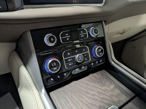 Used 2024 GMC Yukon Denali w/ Max Trailering Package AWD/4WD image 27
