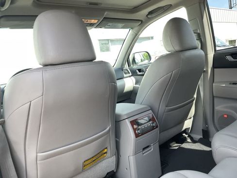 Used 2013 Toyota Highlander Limited AWD/4WD image 20