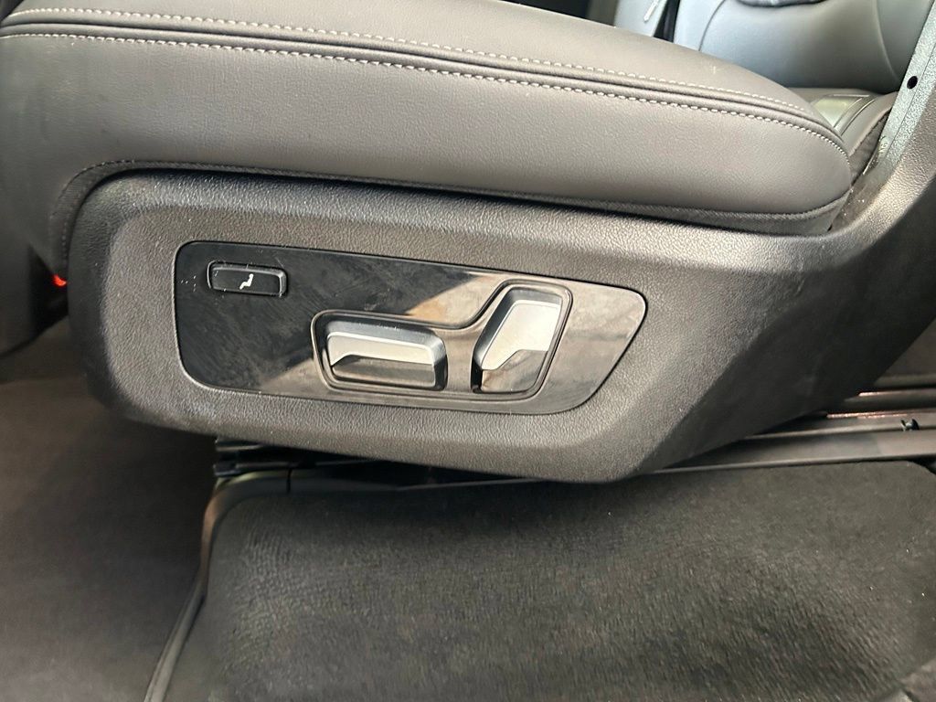 Used 2026 BMW X7 M60i AWD/4WD image 44