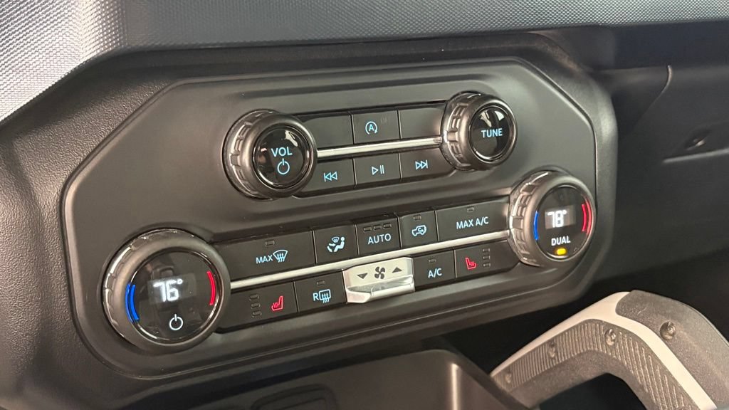 Used 2023 Ford Bronco Outer Banks AWD/4WD image 41