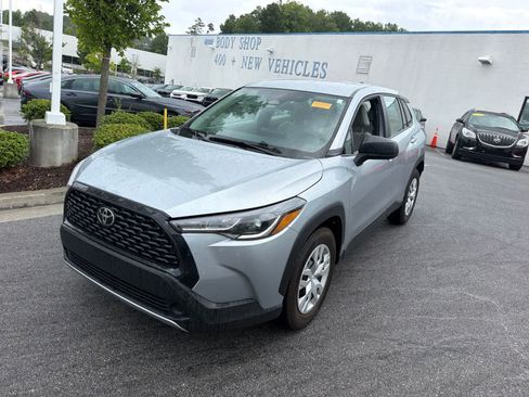 Used 2024 Toyota Corolla Cross L FWD image 3