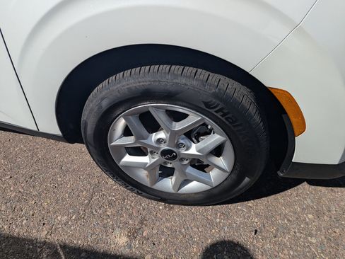 Certified 2025 Kia Soul LX image 7