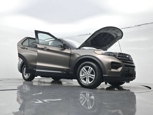 Used 2021 Ford Explorer XLT RWD image 31