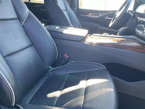 Used 2021 Cadillac Escalade Premium Luxury w/ Performance Package image 24
