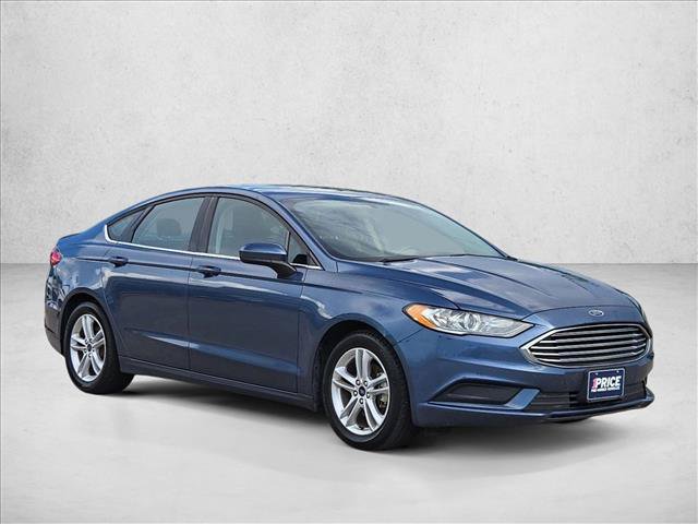 Used 2018 Ford Fusion SE w/ Fusion SE Technology Package FWD image 3