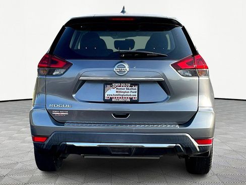 Used 2018 Nissan Rogue S image 4