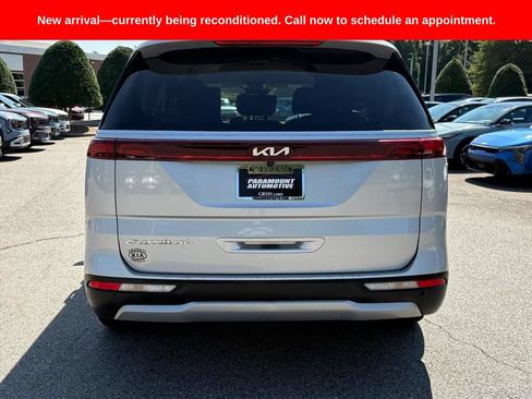 Used 2022 Kia Carnival LX FWD image 5