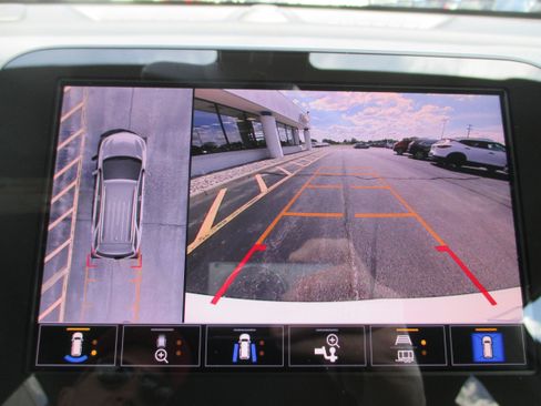 Used 2024 Chevrolet Equinox RS FWD image 19