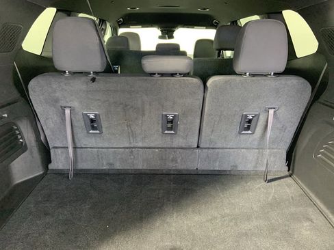 Used 2025 GMC Acadia Elevation image 18