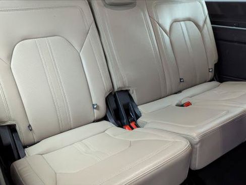 Used 2024 Ford Expedition Limited AWD/4WD image 19