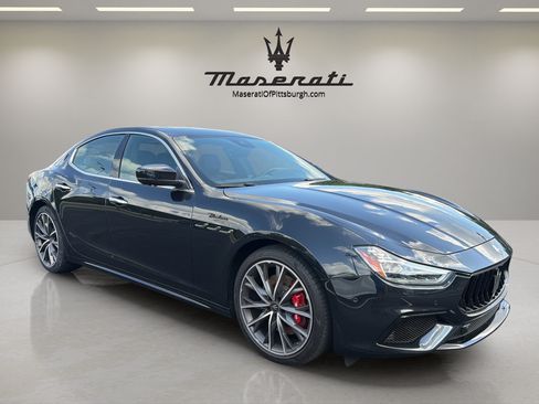 Used 2023 Maserati Ghibli Modena Q4 AWD/4WD image 3