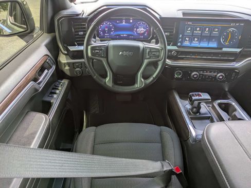 Used 2023 Chevrolet Silverado 1500 RST AWD/4WD image 4