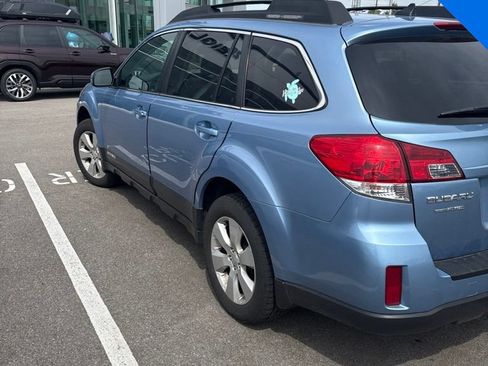 Used 2011 Subaru Outback 2.5i Limited AWD/4WD image 5