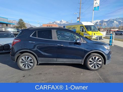 Used 2020 Buick Encore Essence image 2