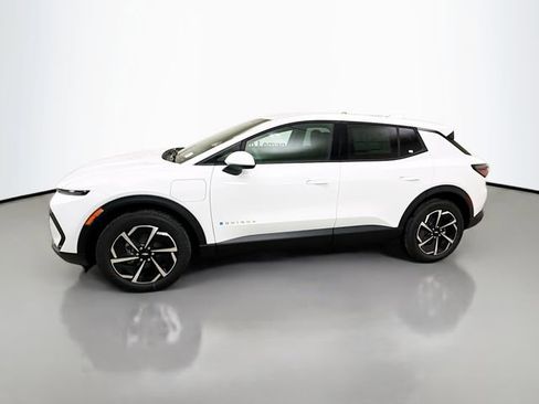 New 2026 Chevrolet Equinox EV LT image 4