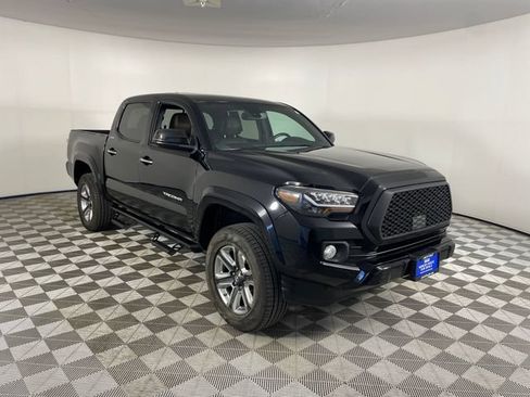 Used 2019 Toyota Tacoma Limited AWD/4WD image 24