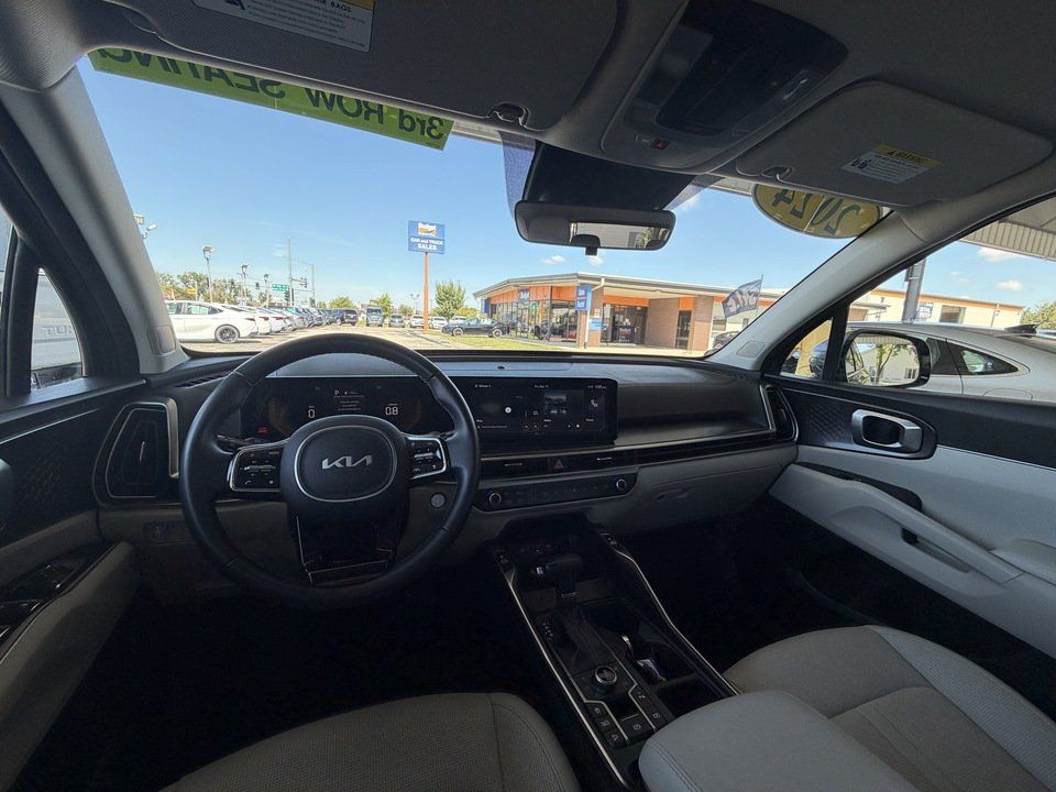 Used 2024 Kia Sorento S AWD/4WD image 13