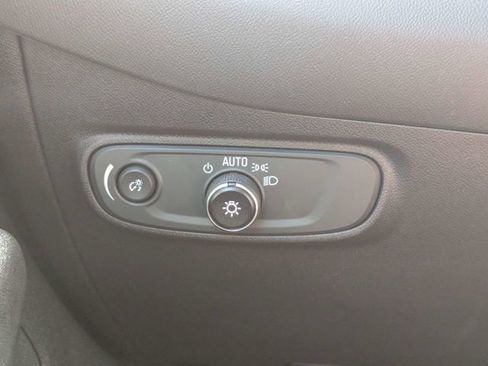 Used 2024 Chevrolet Equinox LS FWD image 23
