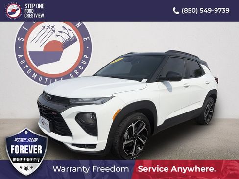 Used 2022 Chevrolet TrailBlazer RS w/ Sun and Liftgate Package FWD image 1