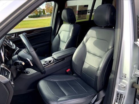 Used 2017 Mercedes-Benz GLS 450 4MATIC image 9