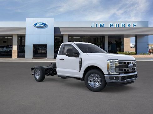 New 2026 Ford F350 XL w/ XL Chrome Package RWD image 7