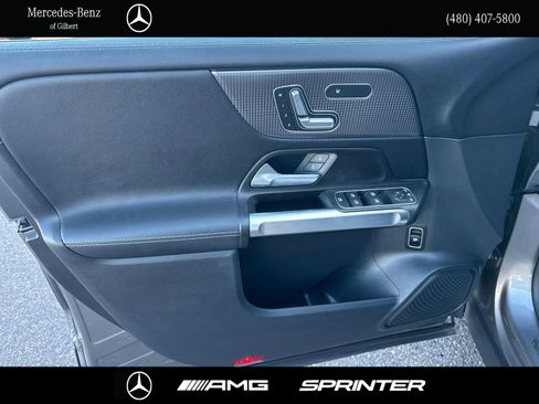 Certified 2022 Mercedes-Benz GLB 250 image 11