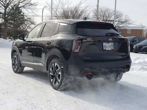 Certified 2025 Nissan Kicks SV image 5