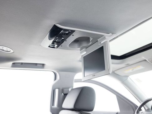 Used 2016 Chevrolet Suburban LTZ image 38