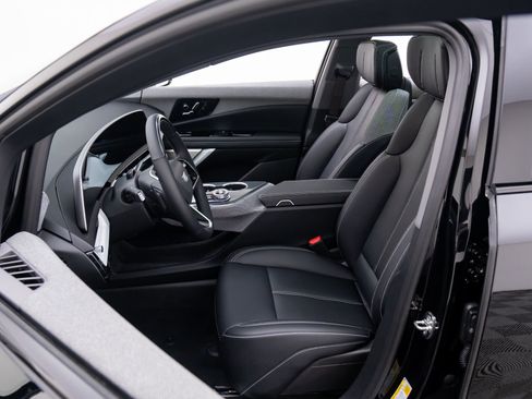 New 2026 Cadillac Optiq Sport 1 w/ LPO, Floor Liner Package AWD/4WD image 10