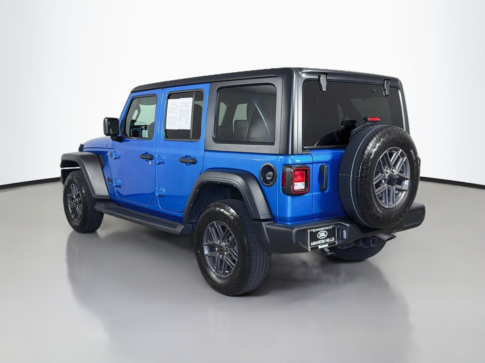 Used 2024 Jeep Wrangler Unlimited Sport AWD/4WD image 3