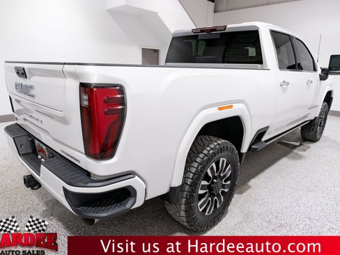 Used 2024 GMC Sierra 3500 Denali Ultimate AWD/4WD image 5