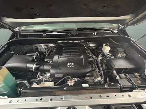 Used 2018 Toyota Tundra SR5 AWD/4WD image 21