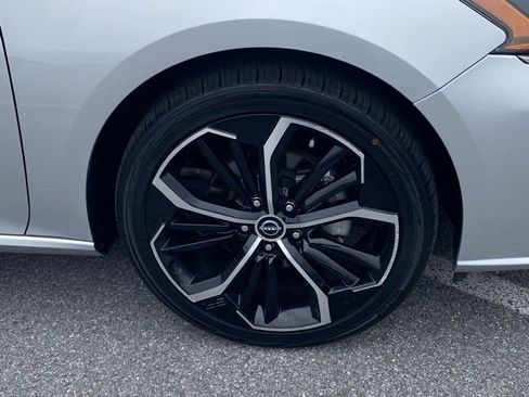 Certified 2024 Nissan Altima 2.5 SR image 12