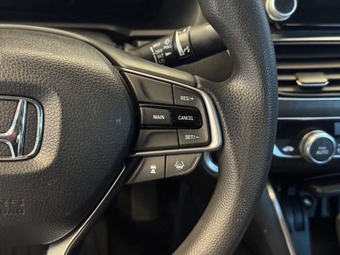 Used 2018 Honda Accord EX image 12