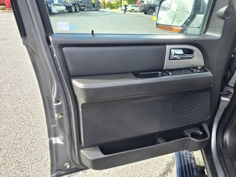 Used 2013 Ford Expedition Limited image 21