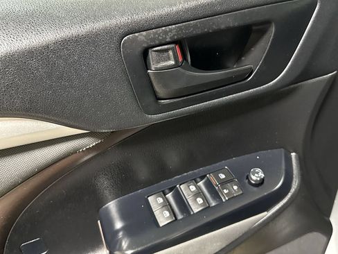Used 2018 Toyota Highlander LE FWD image 20