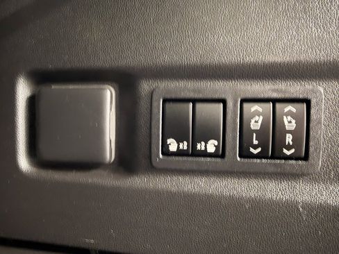 Used 2021 GMC Yukon SLT image 10