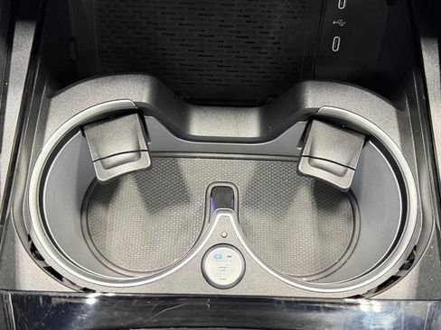 Used 2025 Mercedes-Benz GLS 63 AMG 4MATIC image 29