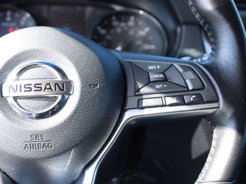 Used 2019 Nissan Rogue SV FWD image 21