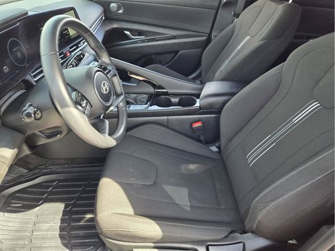 Used 2024 Hyundai Elantra SEL w/ Convenience Package FWD image 12